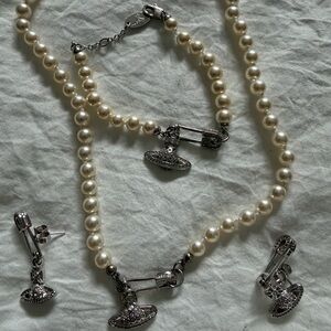 Vivienne Westwood Cream Pearl and Silver Necklace Set